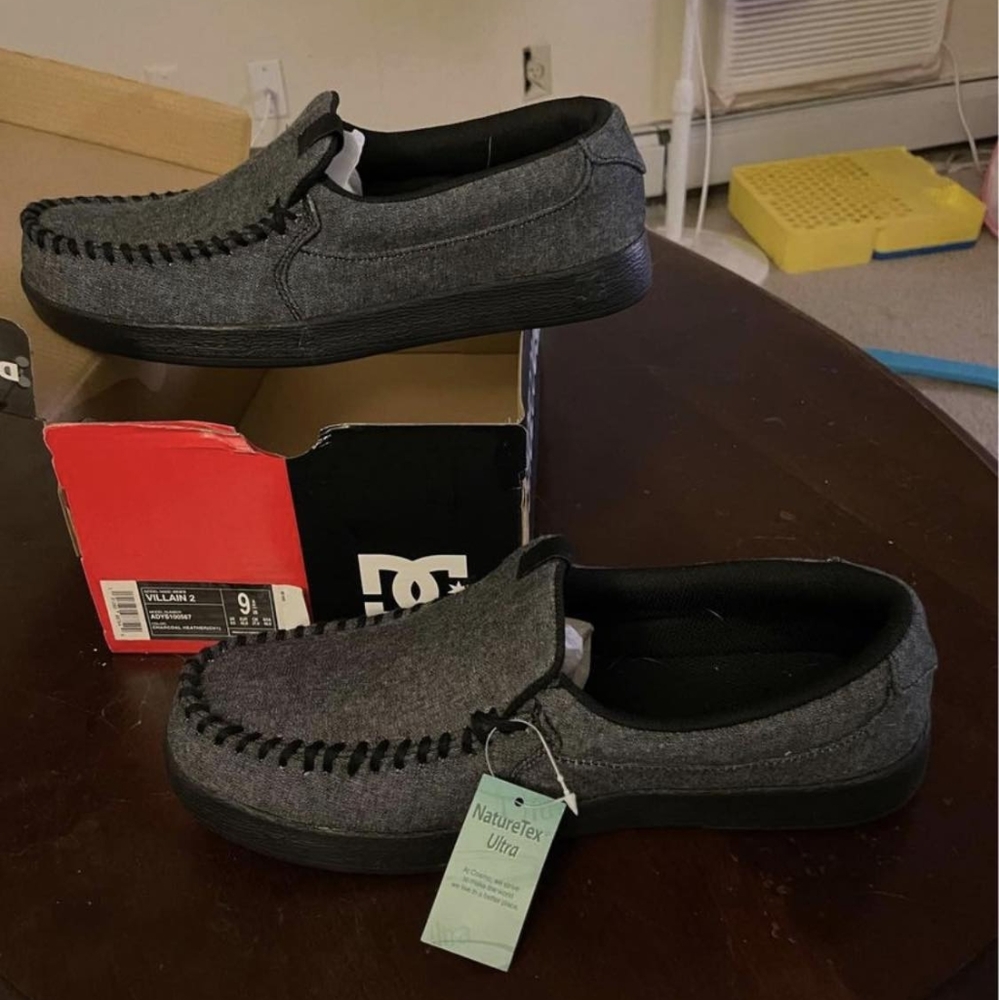 DC Villain 2 men's size 9.5